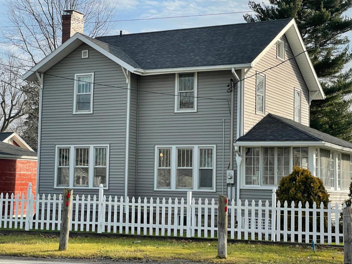 Drop Anchor Cottages And Lake House Geneva-on-the-Lake Exterior foto