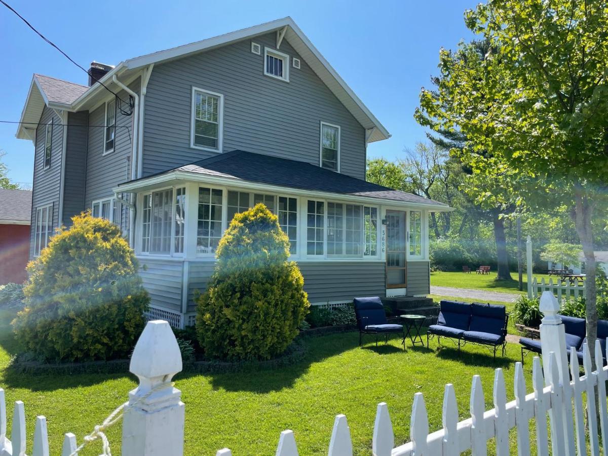 Drop Anchor Cottages And Lake House Geneva-on-the-Lake Exterior foto
